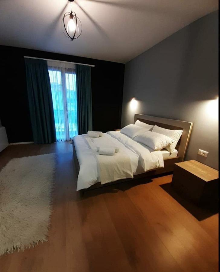 House Of Horses Shtepia E Kuajve Hotell Korça Exteriör bild