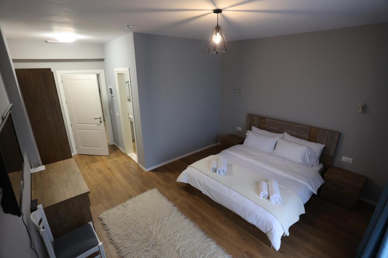 House Of Horses Shtepia E Kuajve Hotell Korça Exteriör bild
