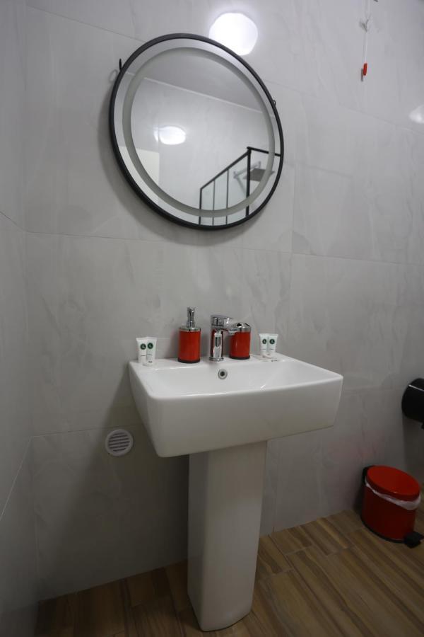 House Of Horses Shtepia E Kuajve Hotell Korça Exteriör bild