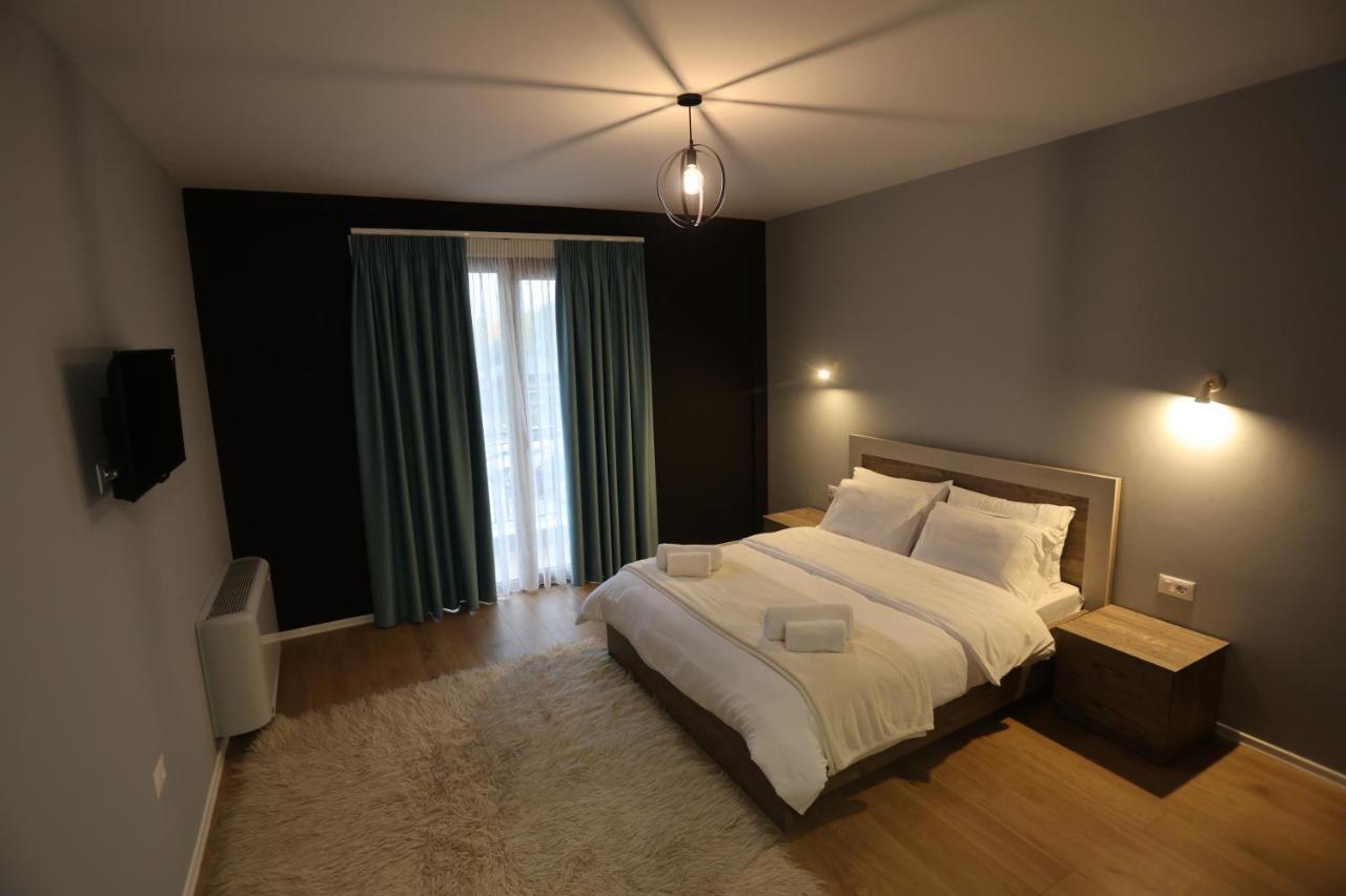 House Of Horses Shtepia E Kuajve Hotell Korça Exteriör bild